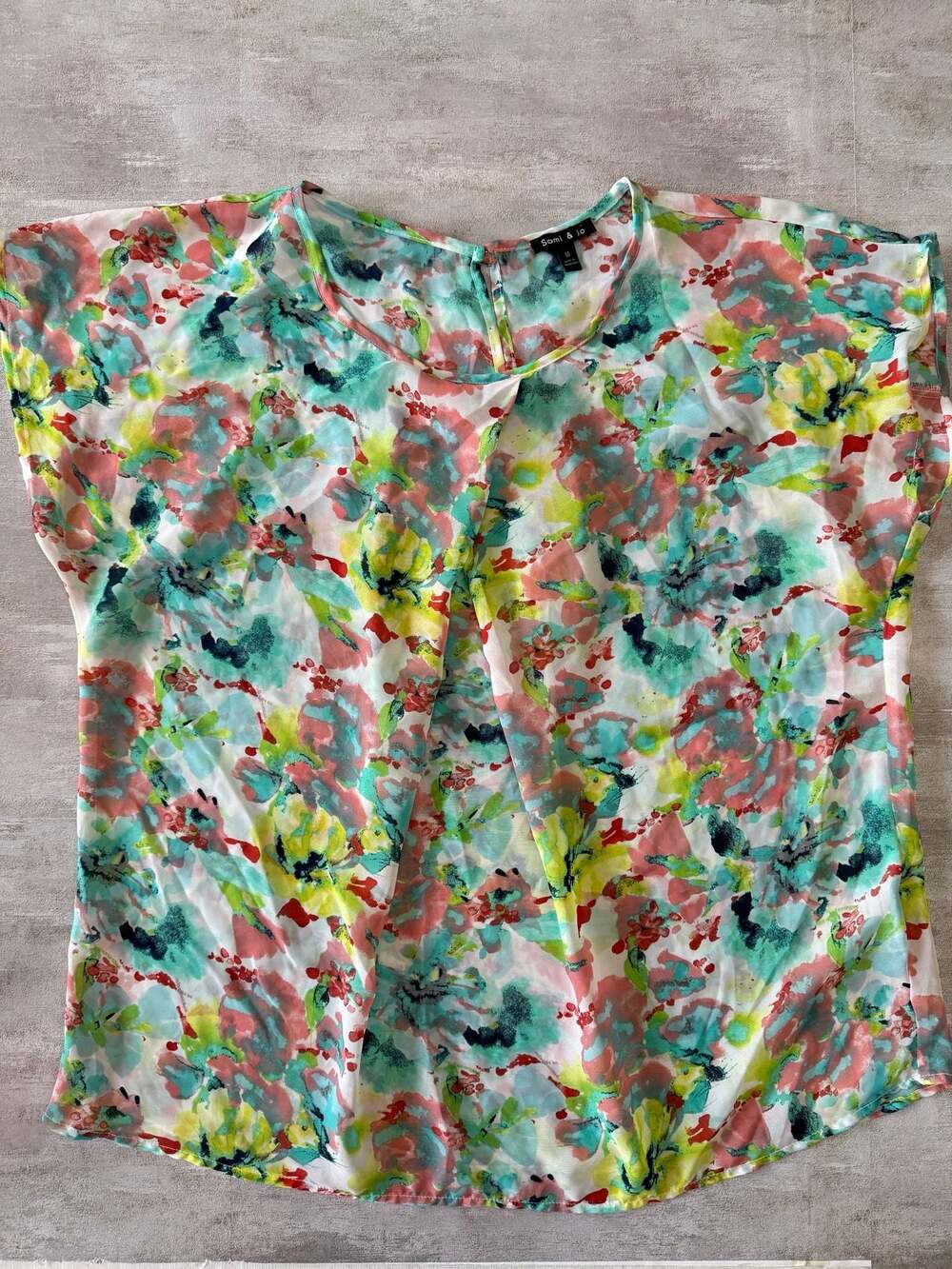 Sami & Jo Floral Watercolor Pleated Front Short Sleeve Blouse Size M